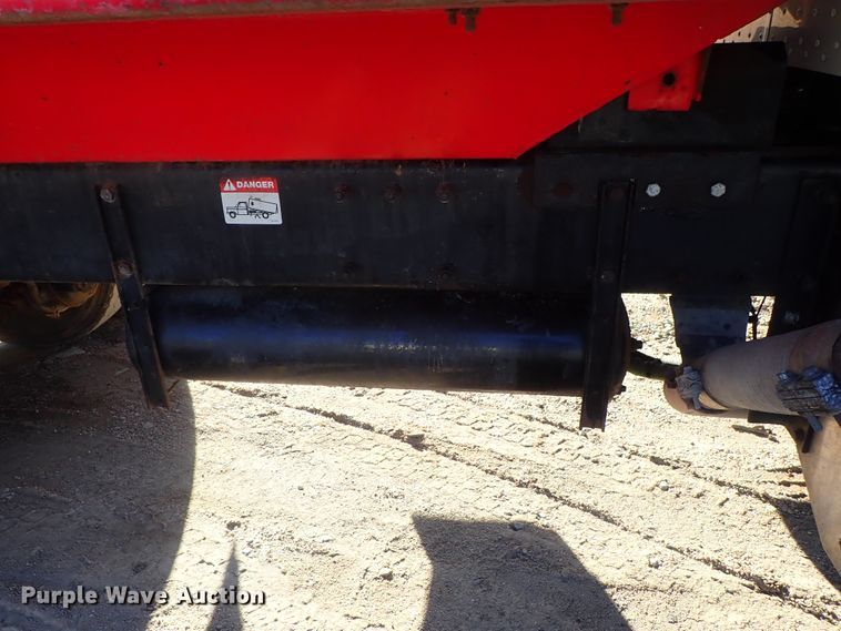 image for item DC3445 2006 Peterbilt 335 dump truck