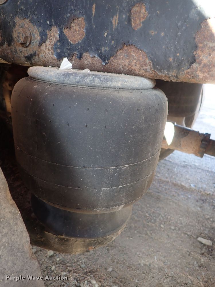 image for item DC3445 2006 Peterbilt 335 dump truck