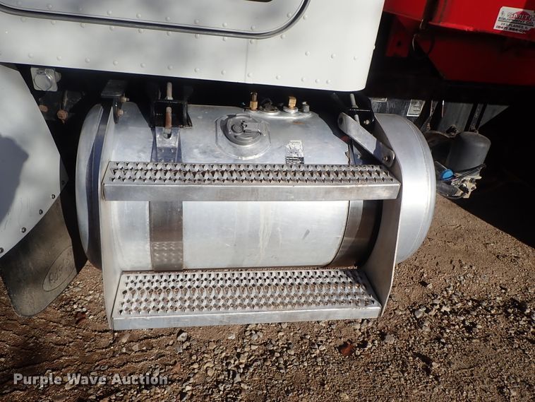 image for item DC3445 2006 Peterbilt 335 dump truck