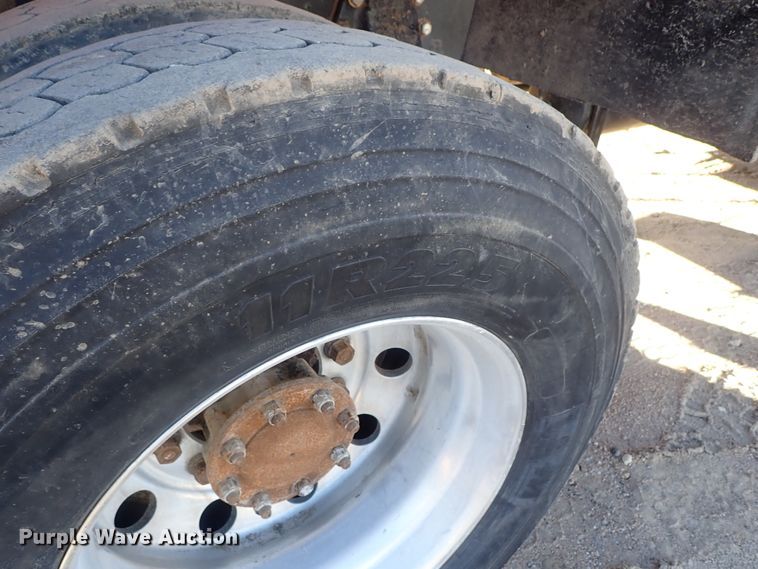 image for item DC3445 2006 Peterbilt 335 dump truck