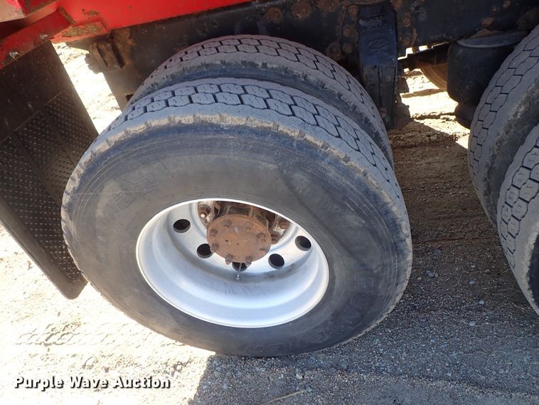 image for item DC3445 2006 Peterbilt 335 dump truck