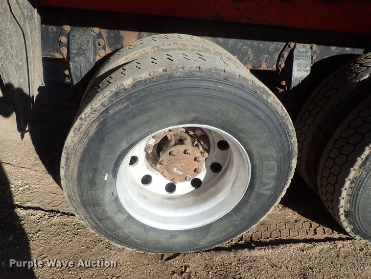 image for item DC3445 2006 Peterbilt 335 dump truck