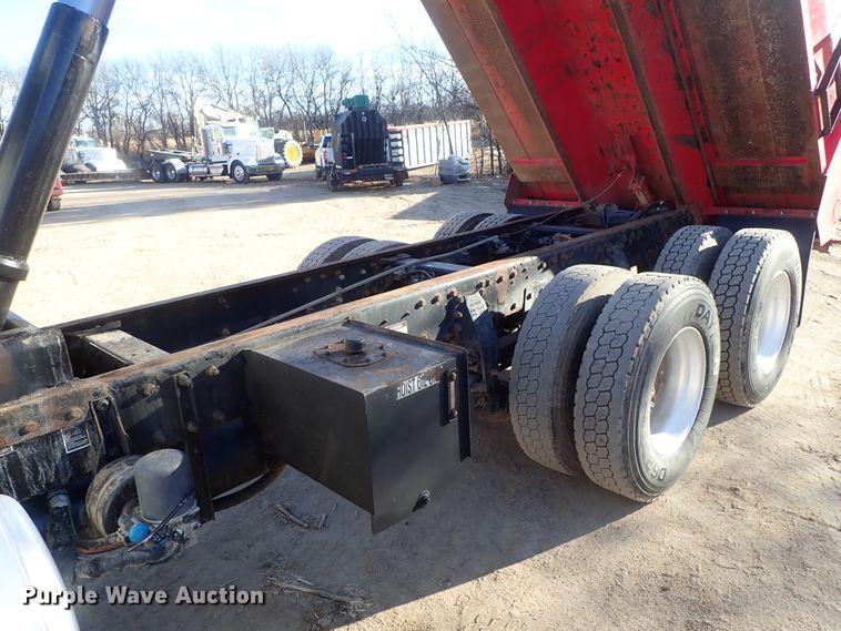 image for item DC3445 2006 Peterbilt 335 dump truck