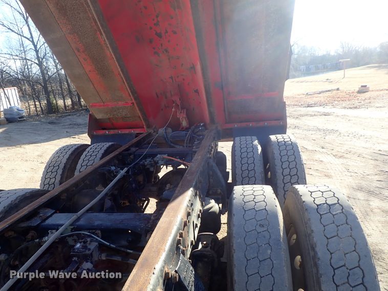 image for item DC3445 2006 Peterbilt 335 dump truck