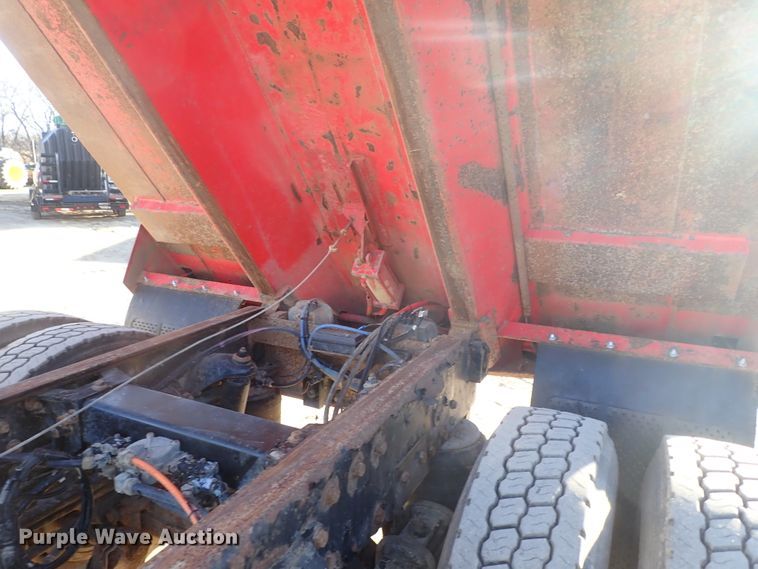 image for item DC3445 2006 Peterbilt 335 dump truck