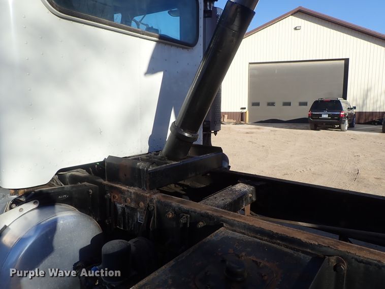 image for item DC3445 2006 Peterbilt 335 dump truck