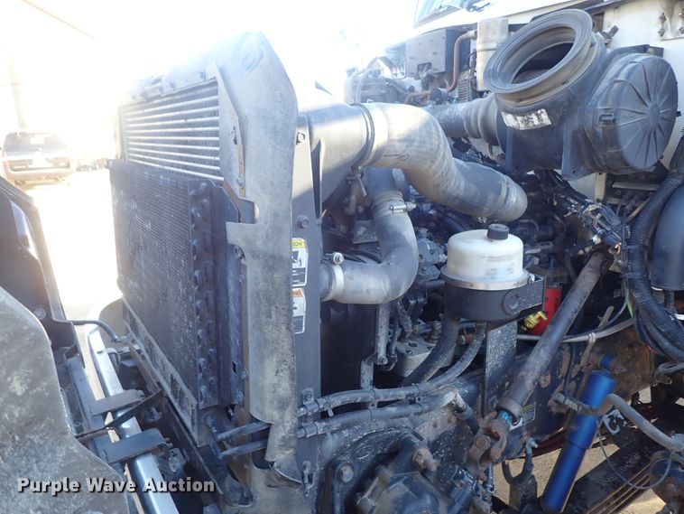 image for item DC3445 2006 Peterbilt 335 dump truck