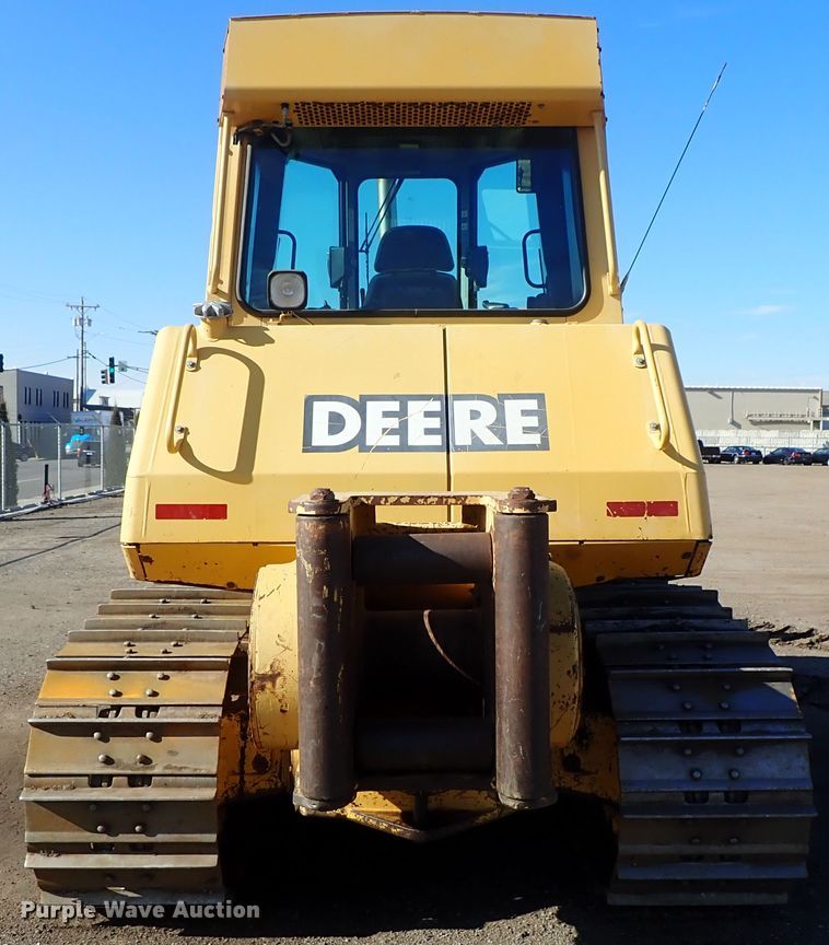 image for item DC3447 2004 John Deere 750C dozer