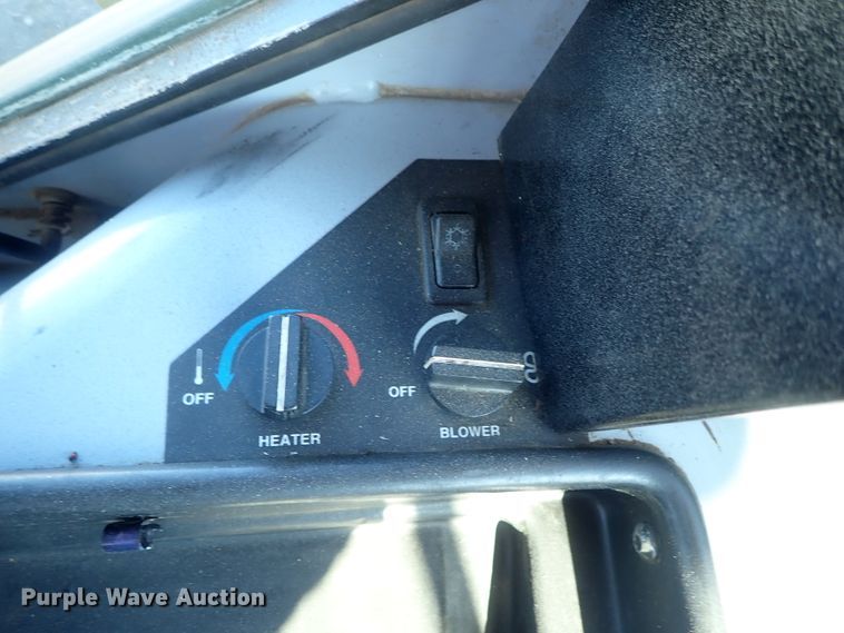 image for item DC3447 2004 John Deere 750C dozer