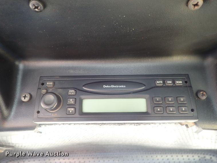 image for item DC3447 2004 John Deere 750C dozer