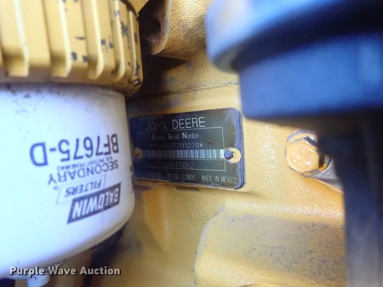 image for item DC3447 2004 John Deere 750C dozer