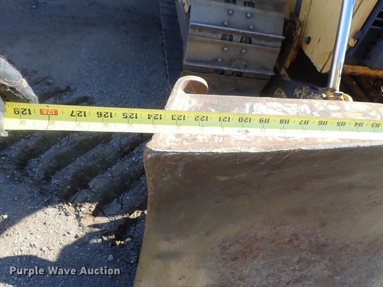 image for item DC3447 2004 John Deere 750C dozer