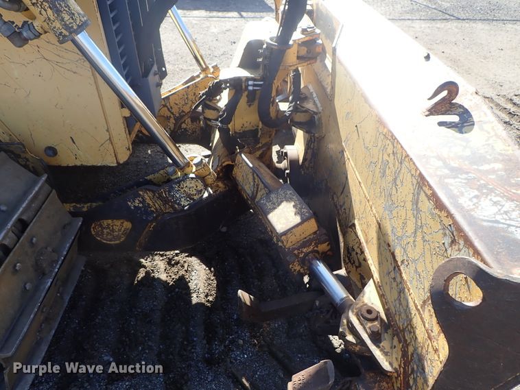 image for item DC3447 2004 John Deere 750C dozer