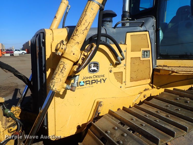 image for item DC3447 2004 John Deere 750C dozer