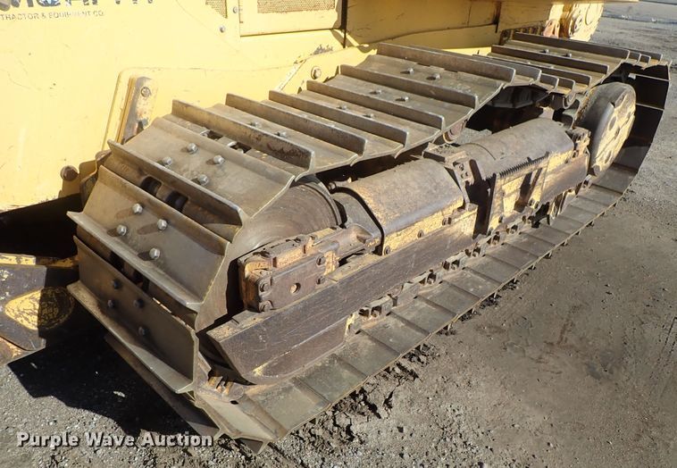 image for item DC3447 2004 John Deere 750C dozer