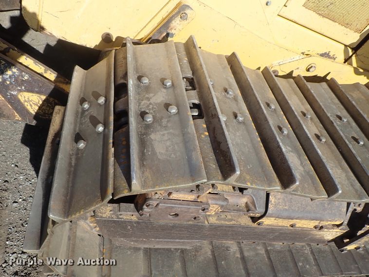 image for item DC3447 2004 John Deere 750C dozer