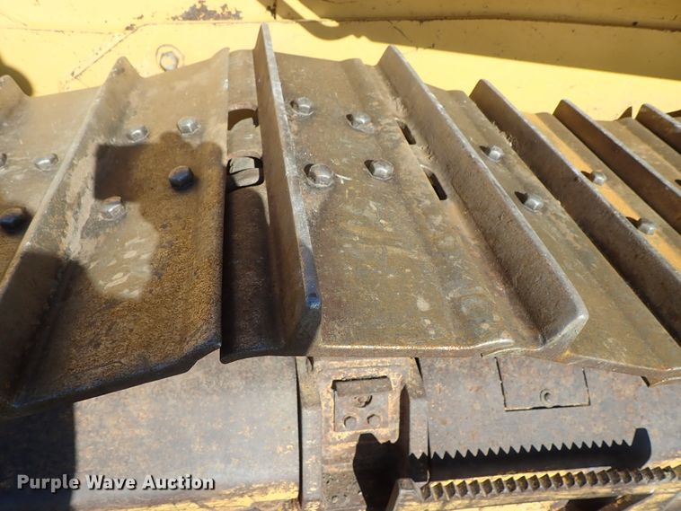 image for item DC3447 2004 John Deere 750C dozer