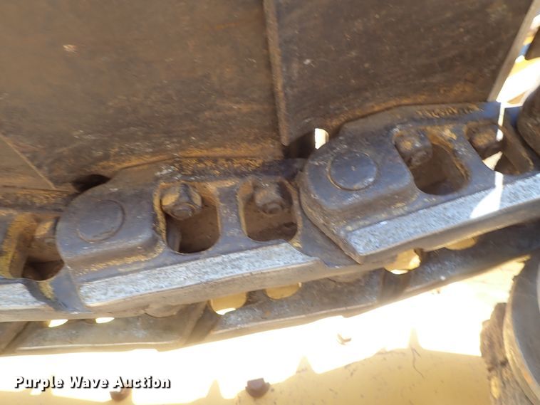 image for item DC3447 2004 John Deere 750C dozer