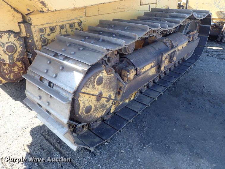 image for item DC3447 2004 John Deere 750C dozer