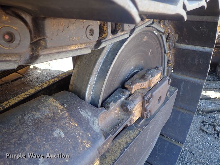 image for item DC3447 2004 John Deere 750C dozer