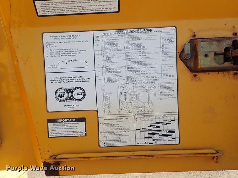 image for item DC3447 2004 John Deere 750C dozer