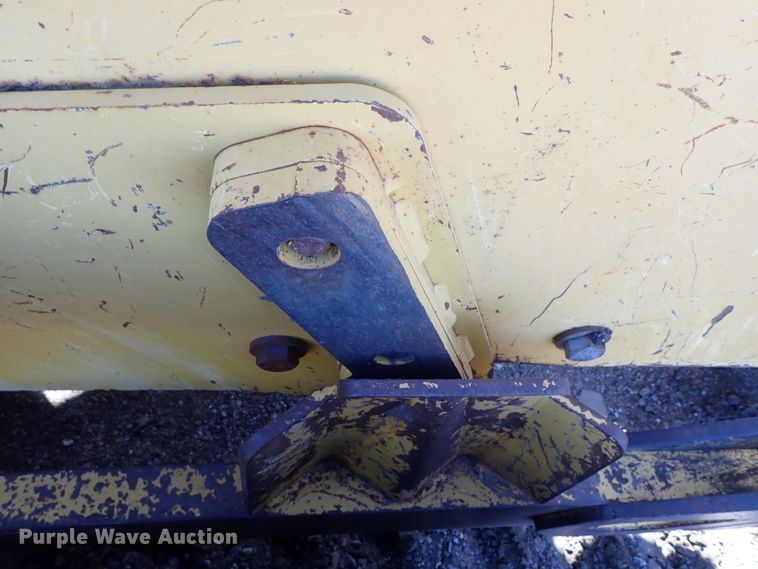 image for item DC3447 2004 John Deere 750C dozer