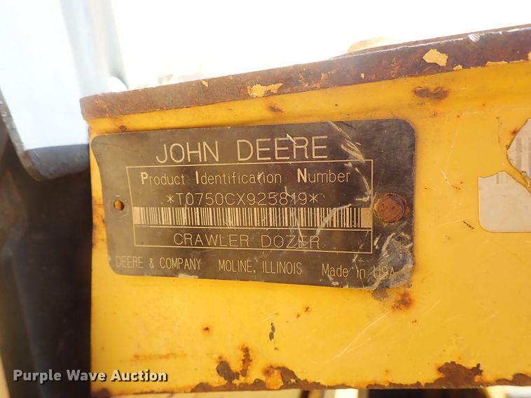 image for item DC3447 2004 John Deere 750C dozer