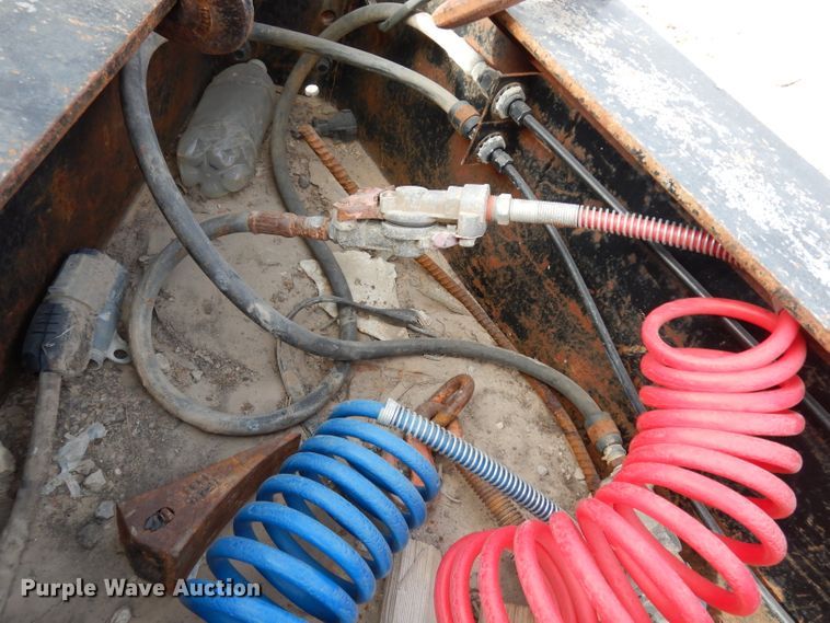 image for item DE4151 1998 Holden equipment trailer