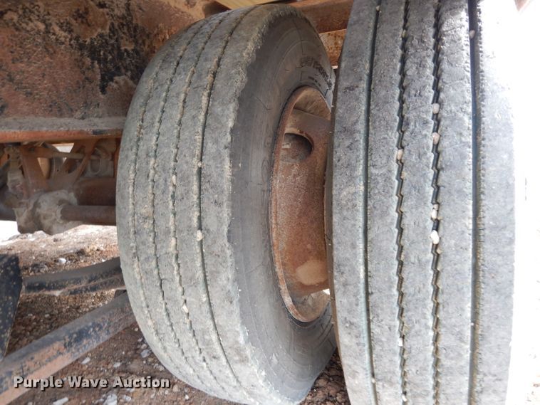 image for item DE4151 1998 Holden equipment trailer