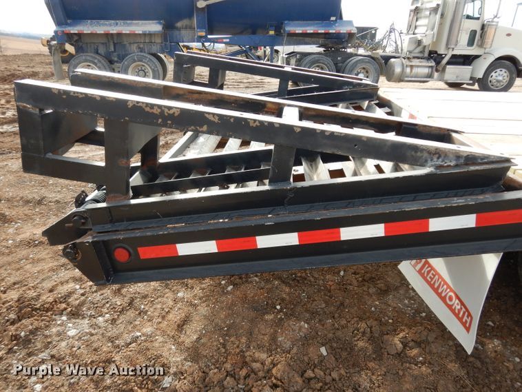 image for item DE4151 1998 Holden equipment trailer