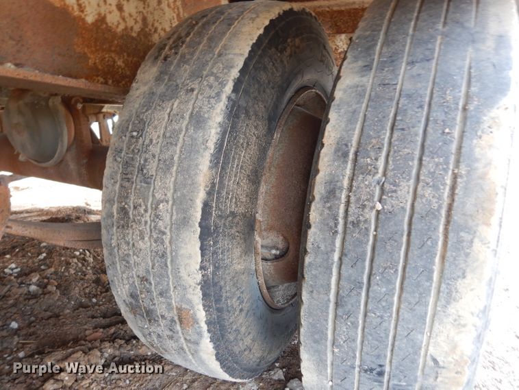 image for item DE4151 1998 Holden equipment trailer