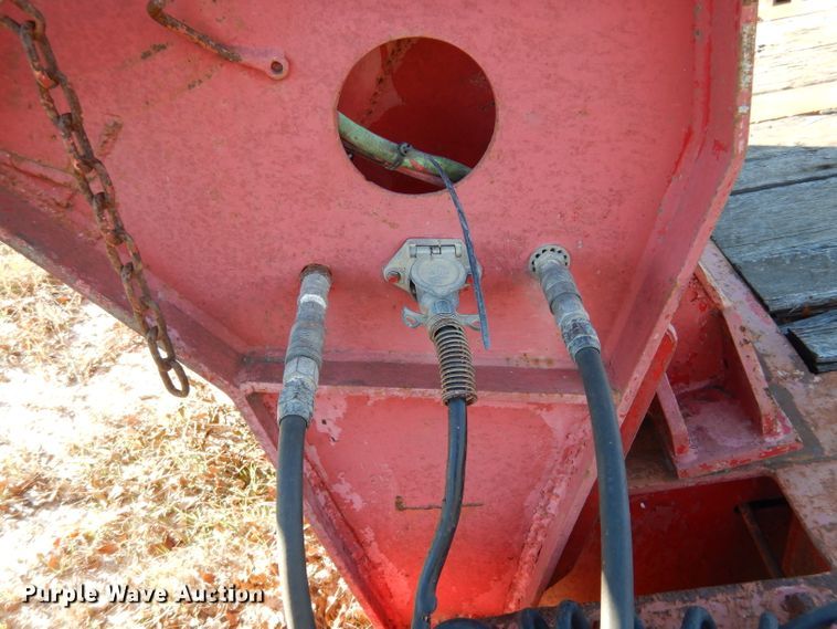 image for item DF2593 1999 Dynaweld FB lowboy equipment trailer