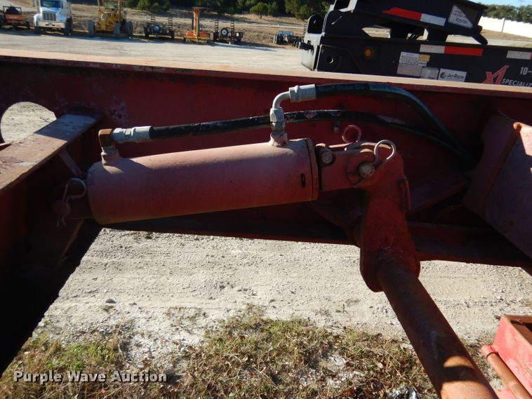 image for item DF2593 1999 Dynaweld FB lowboy equipment trailer