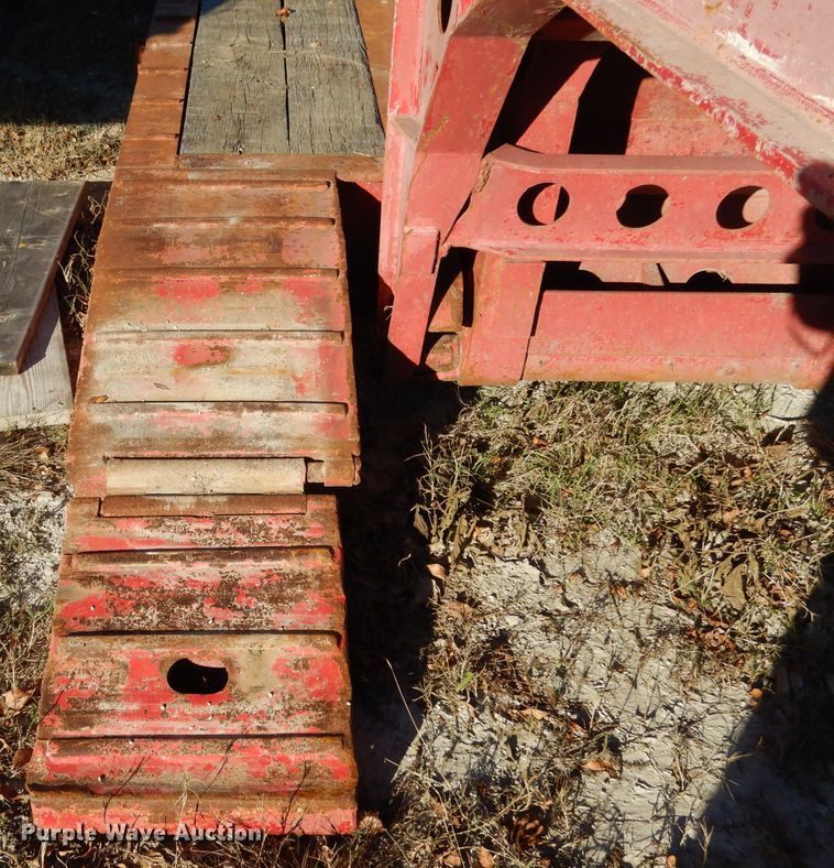 image for item DF2593 1999 Dynaweld FB lowboy equipment trailer