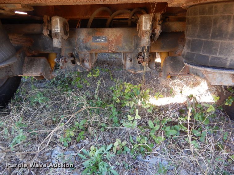 image for item DF2593 1999 Dynaweld FB lowboy equipment trailer