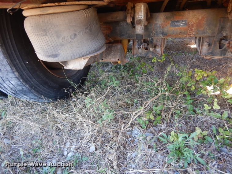 image for item DF2593 1999 Dynaweld FB lowboy equipment trailer