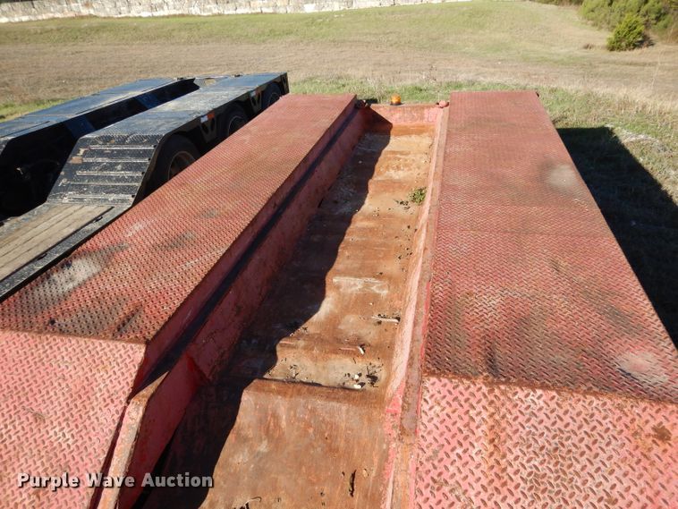 image for item DF2593 1999 Dynaweld FB lowboy equipment trailer