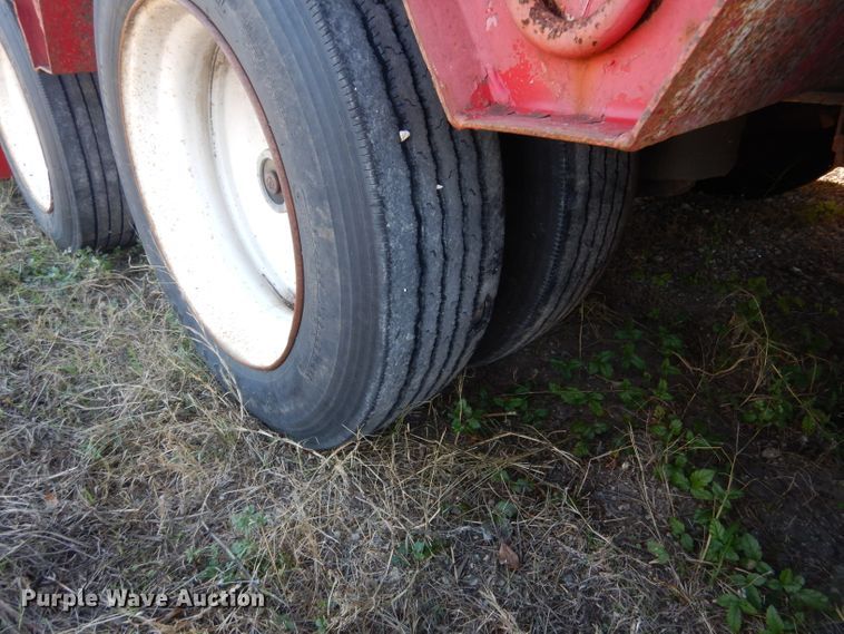 image for item DF2593 1999 Dynaweld FB lowboy equipment trailer