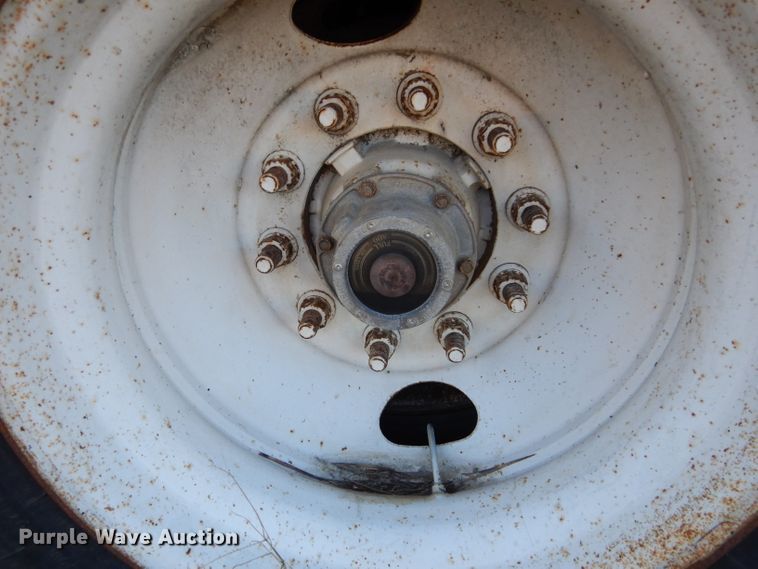 image for item DF2593 1999 Dynaweld FB lowboy equipment trailer