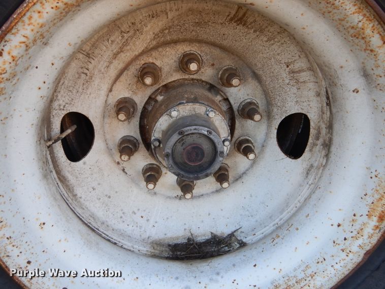 image for item DF2593 1999 Dynaweld FB lowboy equipment trailer