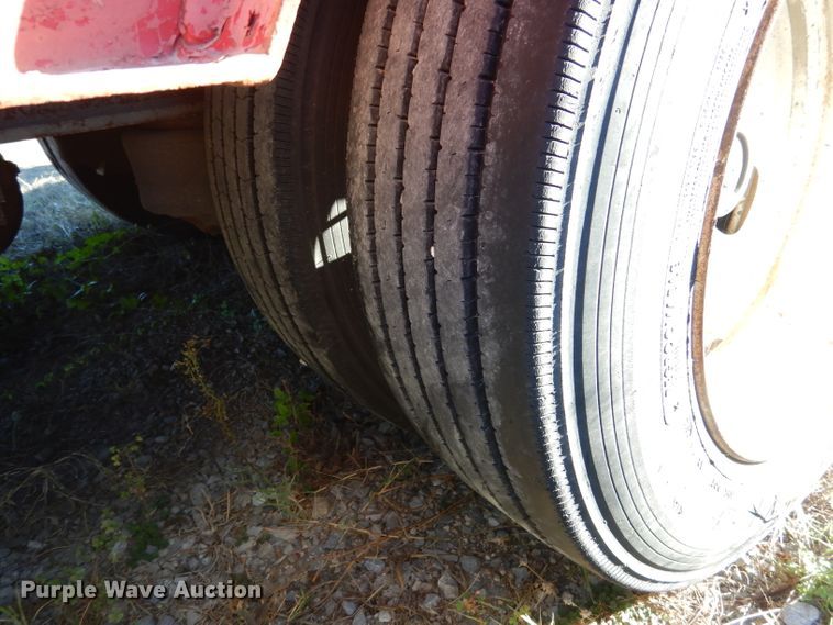 image for item DF2593 1999 Dynaweld FB lowboy equipment trailer