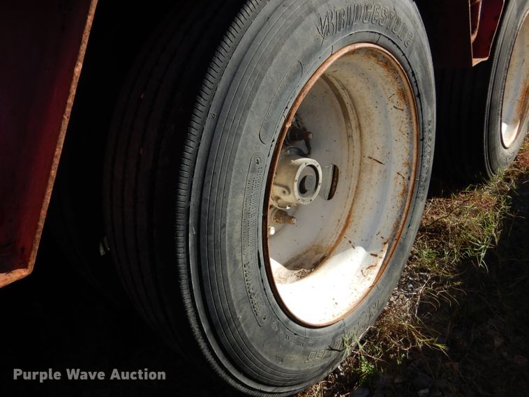 image for item DF2593 1999 Dynaweld FB lowboy equipment trailer