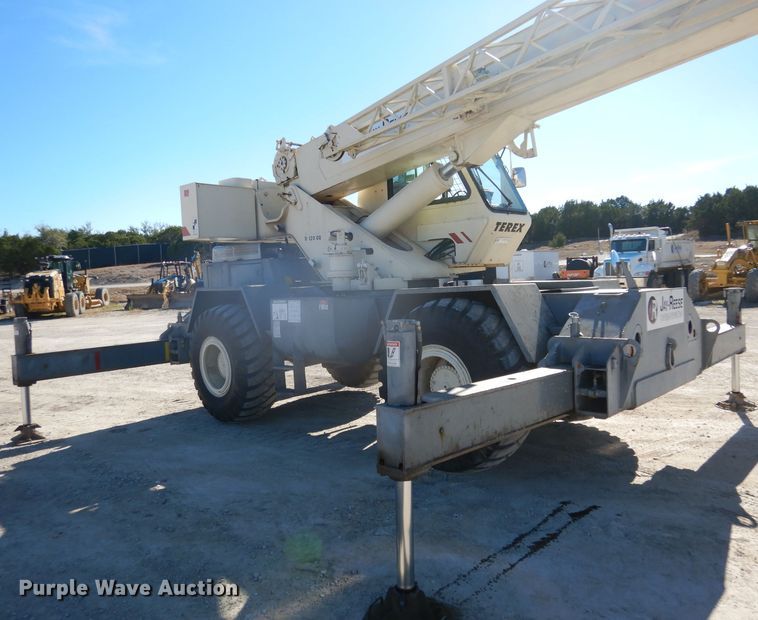 image for item DF2595 1999 Terex RT230 crane
