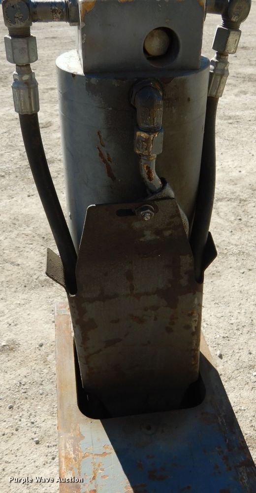 image for item DF2595 1999 Terex RT230 crane