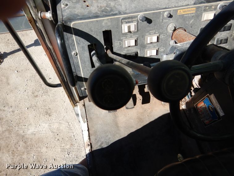 image for item DF2595 1999 Terex RT230 crane