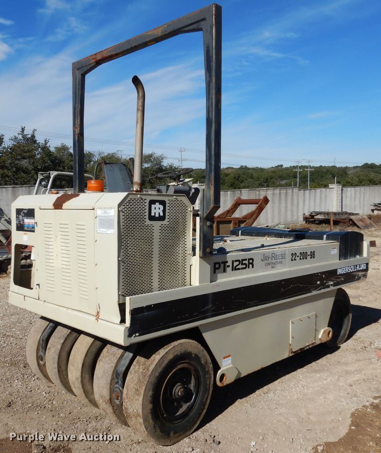 image for item DF2596 1996 Ingersoll Rand PT-125R pneumatic roller