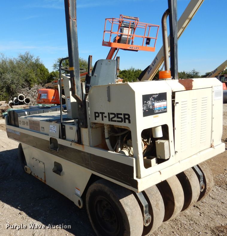 image for item DF2596 1996 Ingersoll Rand PT-125R pneumatic roller