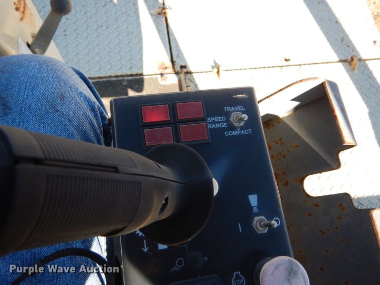 image for item DF2596 1996 Ingersoll Rand PT-125R pneumatic roller