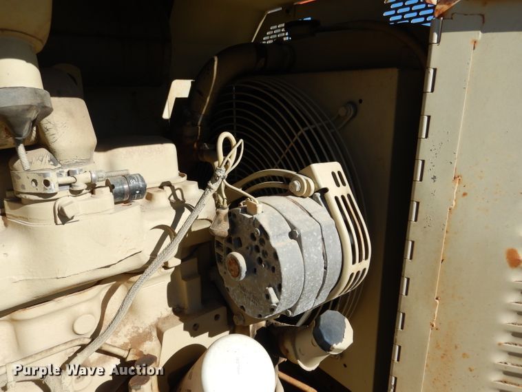 image for item DF2596 1996 Ingersoll Rand PT-125R pneumatic roller