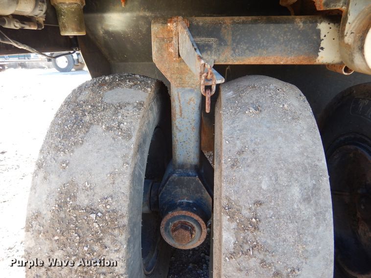 image for item DF2596 1996 Ingersoll Rand PT-125R pneumatic roller